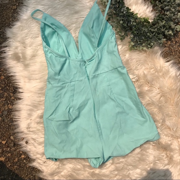 AQUA LOW CUT ZIP BACK ROMPER SIZE MEDIUM - Picture 7 of 8